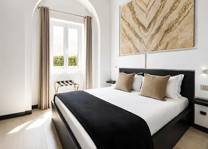 Lux- Spanish Steps 60a Exclusive Апартаменты *